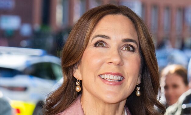 La reine Mary fait tourner les têtes dans ses chaussures les plus surprenantes de 2025