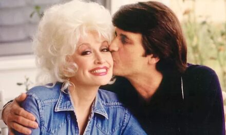Dolly Parton s&rsquo;ouvre sur la souffrance de la «solitude» après le décès de son mari Carl Dean