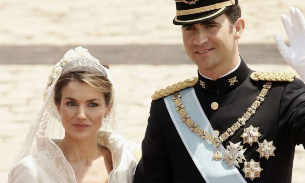 Le gâteau de mariage au chocolat «serpentin» de 14 pieds de la reine Letizia n&rsquo;était pas royal