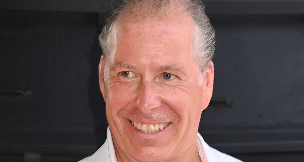 Le fils de la princesse Margaret, David Armstrong-Jones, devient public avec une petite amie privée