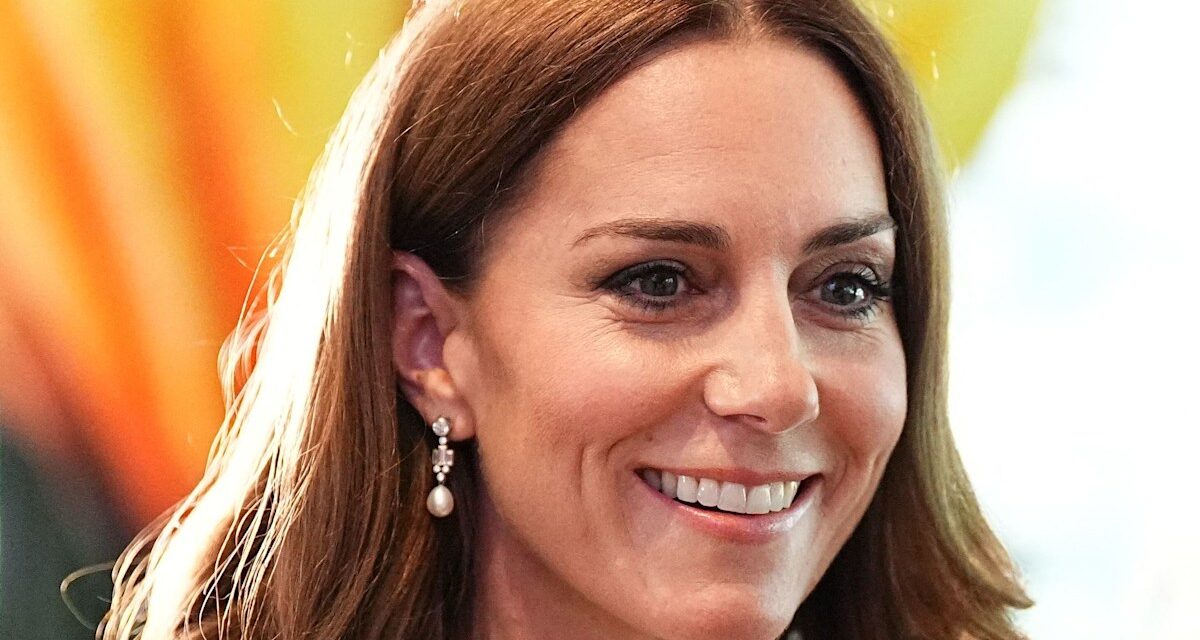 La robe la plus courte de Kate Middleton est la «voie chic» pour affronter la mini-jupe 2025
