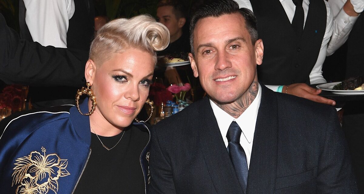 La révélation choquante de Pink sur la romance de Carey Hart surnommée «  meilleure histoire de tous les temps  » par les fans