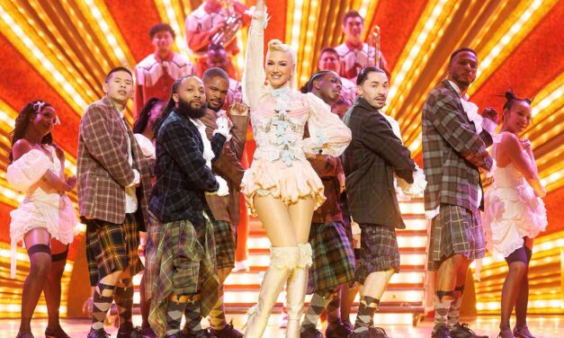 Gwen Stefani a appelé pour ne pas avoir joué en direct à AMAS