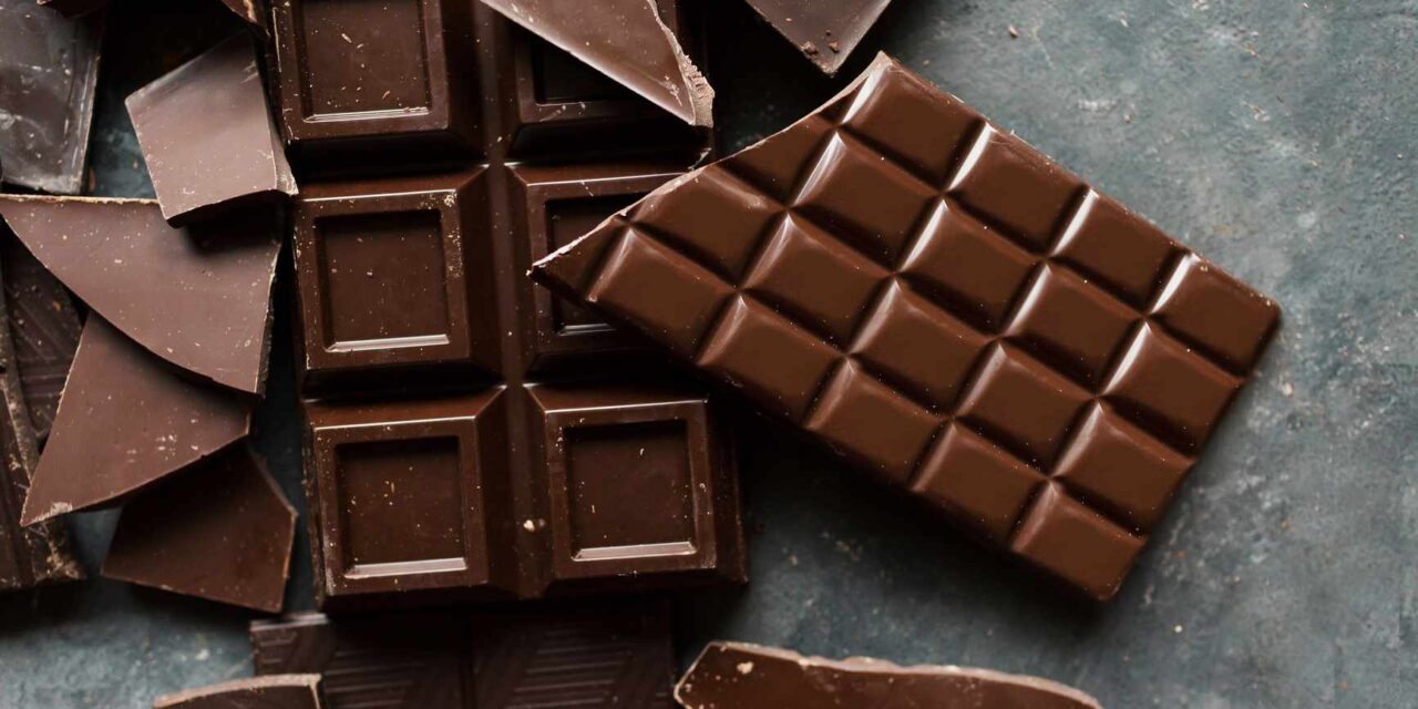 Comment choisir le meilleur chocolat noir: 9 conseils approuvés par la diététiste