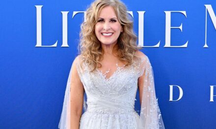 L&rsquo;actrice originale de la petite sirène Jodi Benson surprise Cast of Disney World Show