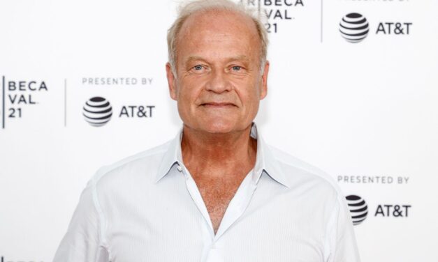 Kelsey Grammer réfléchit à la gestion du meurtre choquant de sœur
