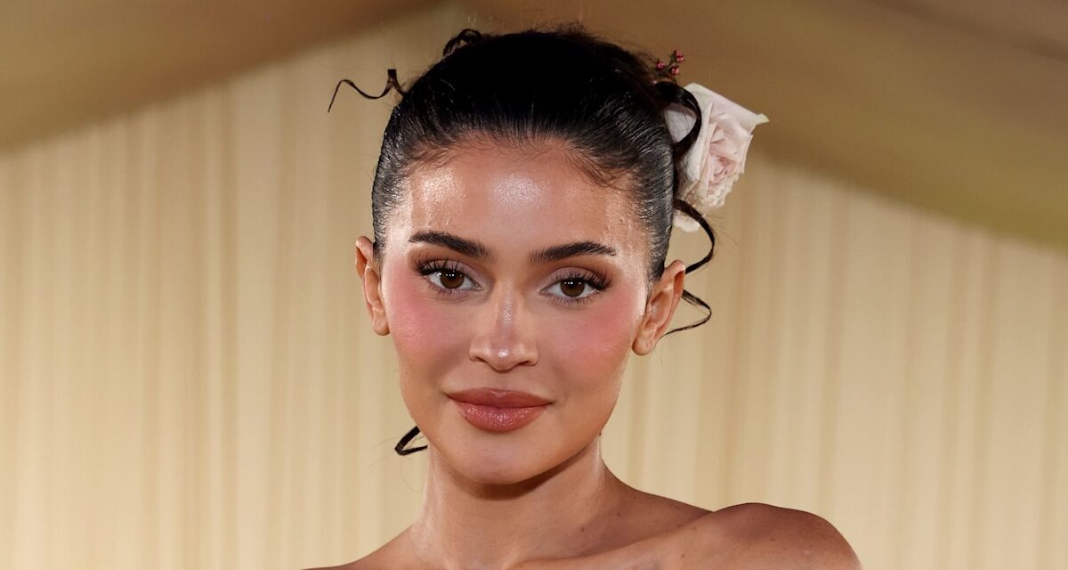 Kylie Jenner fait ses débuts audacieux