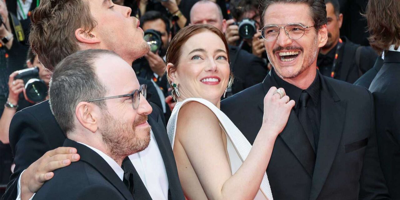 Austin Butler, Pedro Pascal essaie d&rsquo;aider Emma Stone à combattre Bee