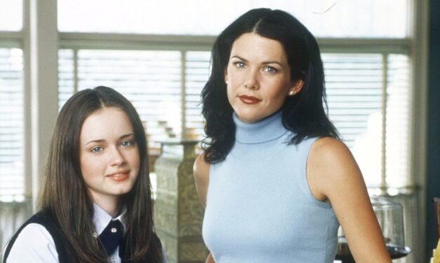 Towns de télévision fictive pour vous donner une inspiration de mode pour SS25