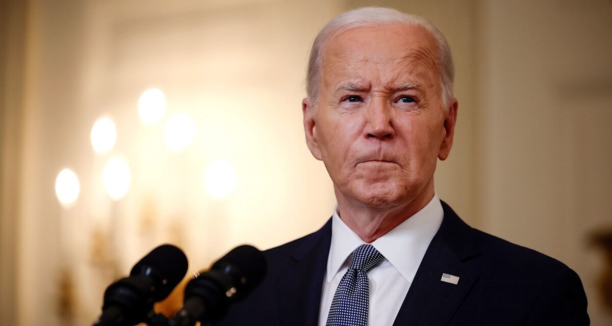 Le président Joe Biden fait la première apparition après le diagnostic du cancer pour marquer la fin de la fête d&rsquo;une époque