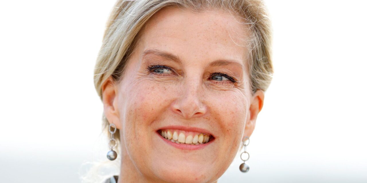 Les espadrilles «confortables» de la duchesse Sophie sont en vente pour 56 £ juste à temps pour l&rsquo;été