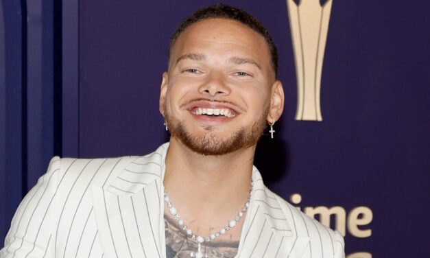 Kane Brown a l&rsquo;air si différent dans les photos incontournables avant et après la transformation du corps