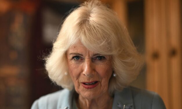 La reine Camilla révèle une bataille en cours «terrible» dans sa maison privée de Sandringham