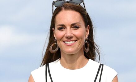 Y2K de Kate Middleton au-dessus du tournage du soleil qu&rsquo;elle ne porterait jamais aujourd&rsquo;hui