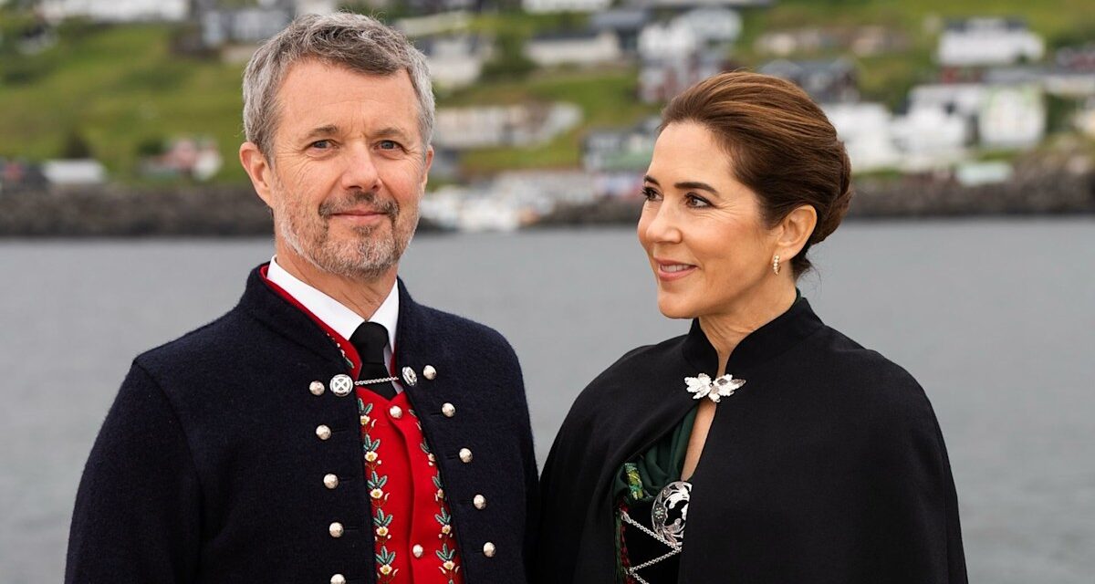La reine Mary et le roi Frederik ont ​​rejoint par surprise invité lors de la visite d&rsquo;étape