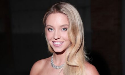 Sydney Sweeney fait ses adieux à une apparence bombardée blonde avec une transformation dramatique