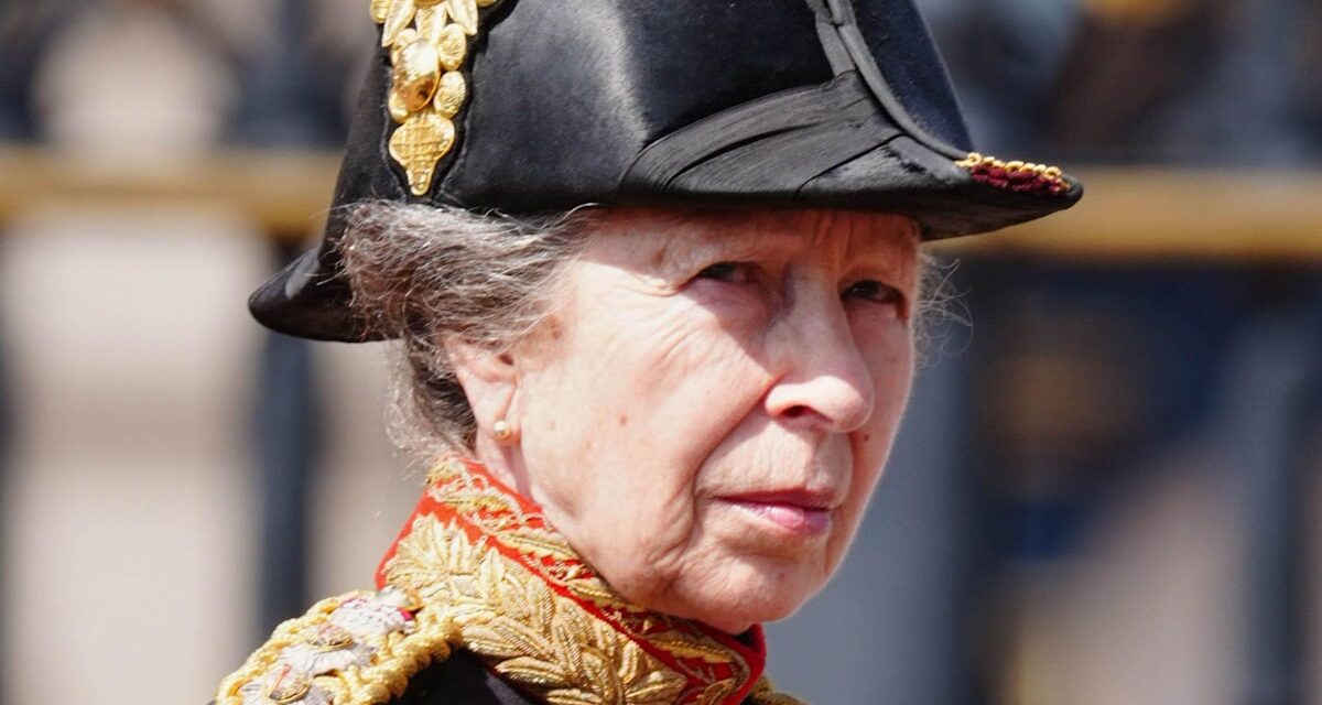 La princesse Anne fait un retour triomphant à l&rsquo;équitation en public