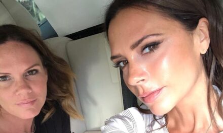 La soeur sosie de Victoria Beckham berce une robe que l&rsquo;icône de la mode ne porterait jamais