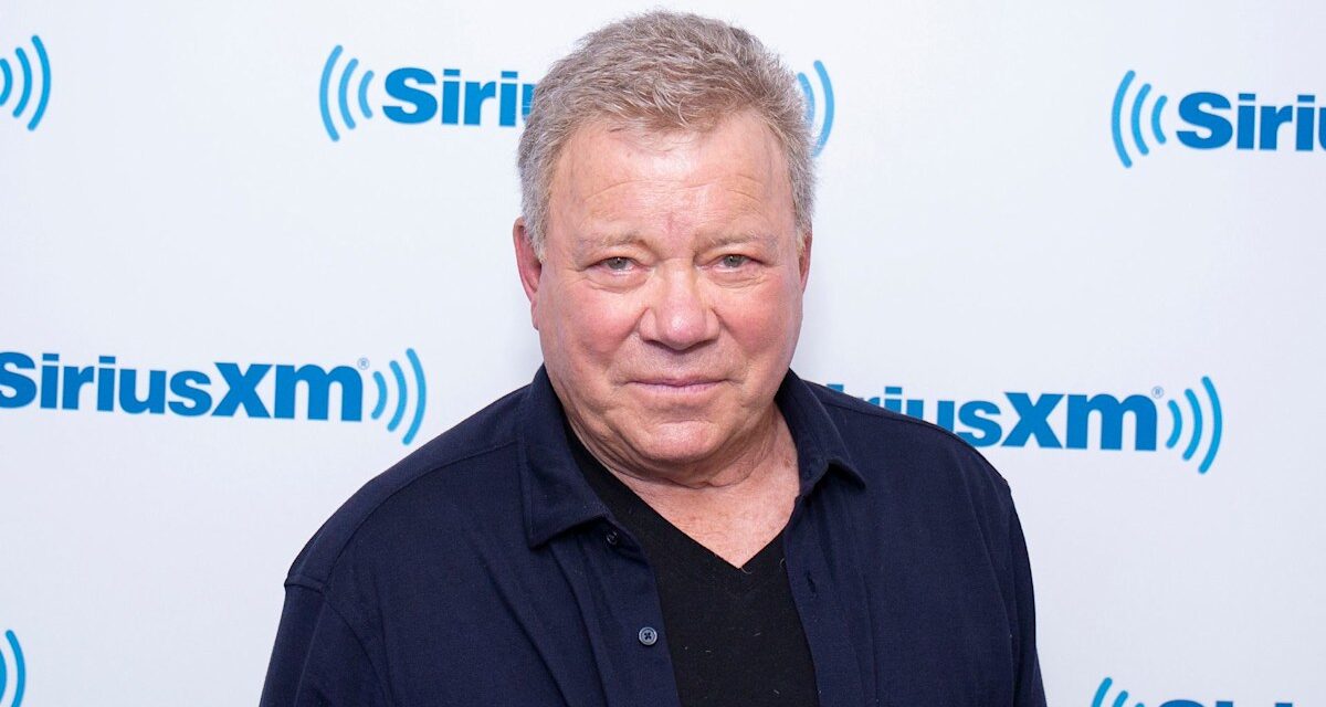 La nouvelle apparition de William Shatner à 94 ans incite les fans à dire la même chose après un problème de santé