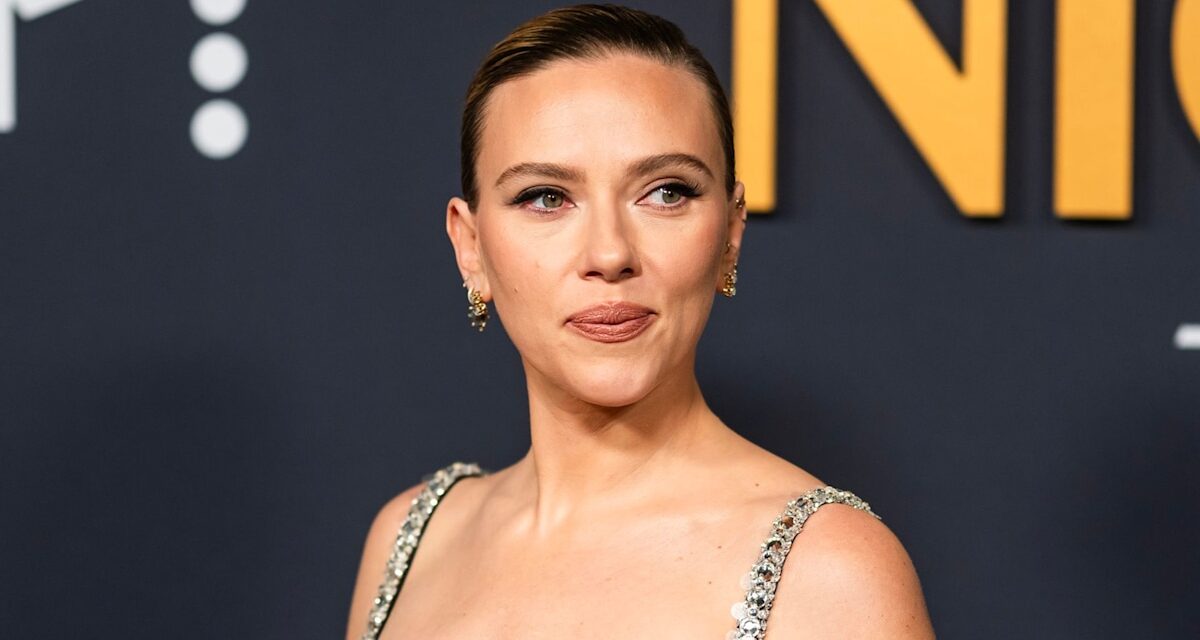 Scarlett Johansson partage une mise à jour poignante sur un frère jumeau rarement vu