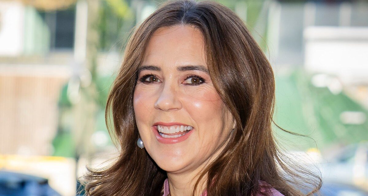 Queen Mary est une barbie humaine en robe rose vif directement de Royal Ascot 2025