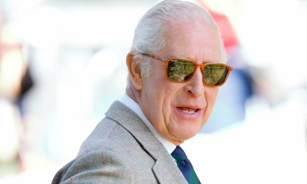 King Charles Doated Dropping 355K présent par Fellow Royal – Détails révélés