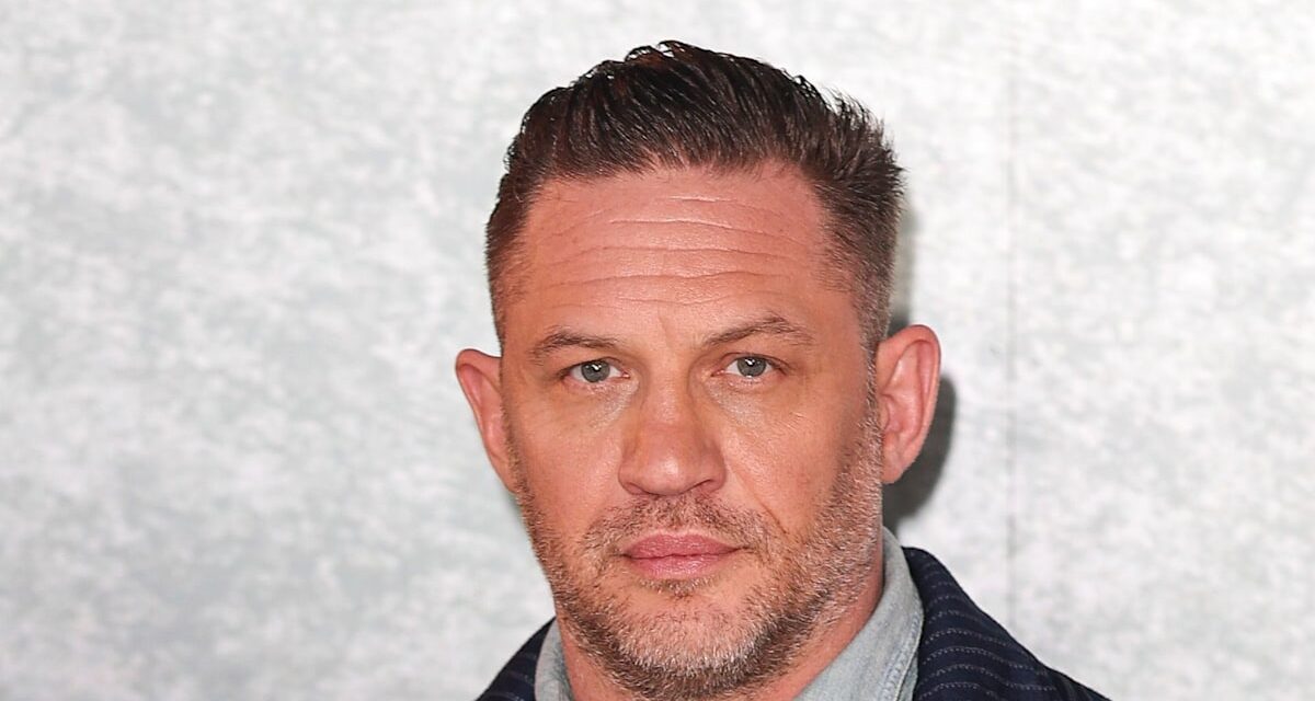 Les commentaires de Tom Hardy sur 3 enfants avec sa femme Charlotte après avoir fait des «erreurs»