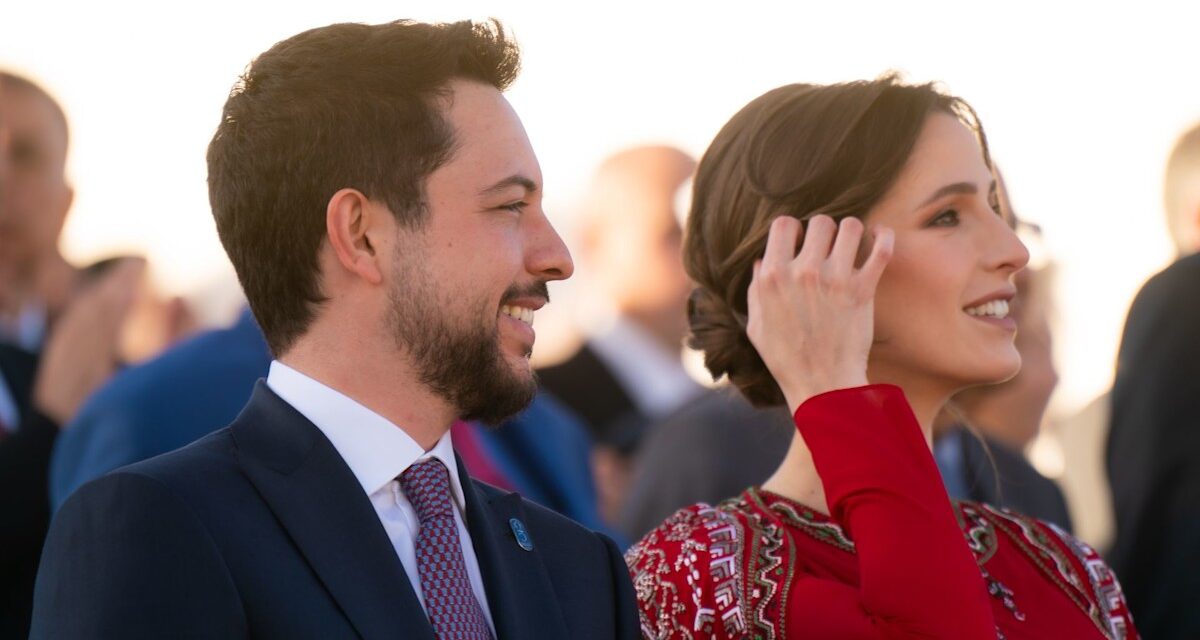 La mignonne sortie de la mignonne sortie de la princesse Rajwa du mariage étoilé de Jeff Bezos en 11 £ Next Sandals