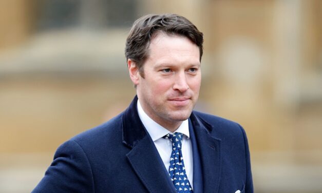 Le lieutenant-colonel du roi Charles, le colonel Johnny Thompson, se marie dans High Society Wedding – Rapport