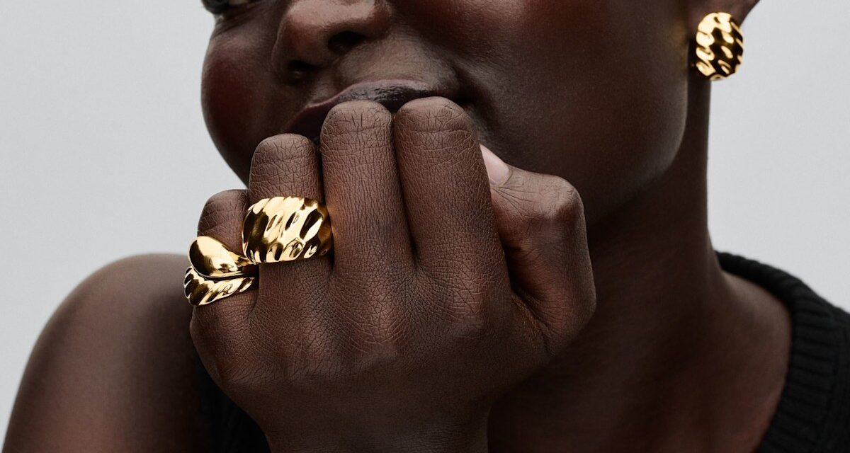 Comment prendre vos tenues de subtile à la déclaration avec des bijoux
