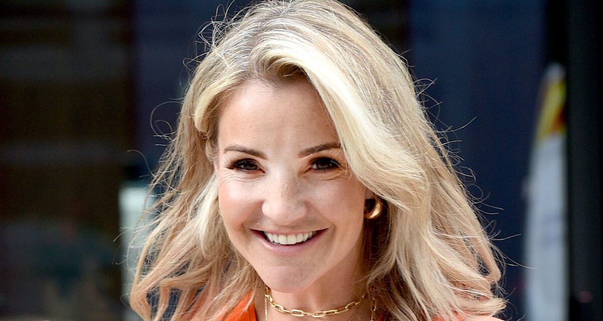 Helen Skelton est «  brillant  » dans le top à lacets M&S incontournable
