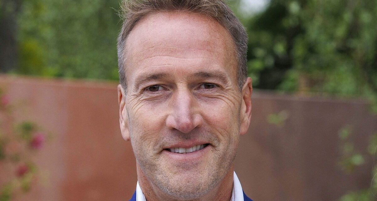 Rencontrez Ben Fogle&rsquo;s Lookalike Children Ludo et Iona Il se protège des projecteurs