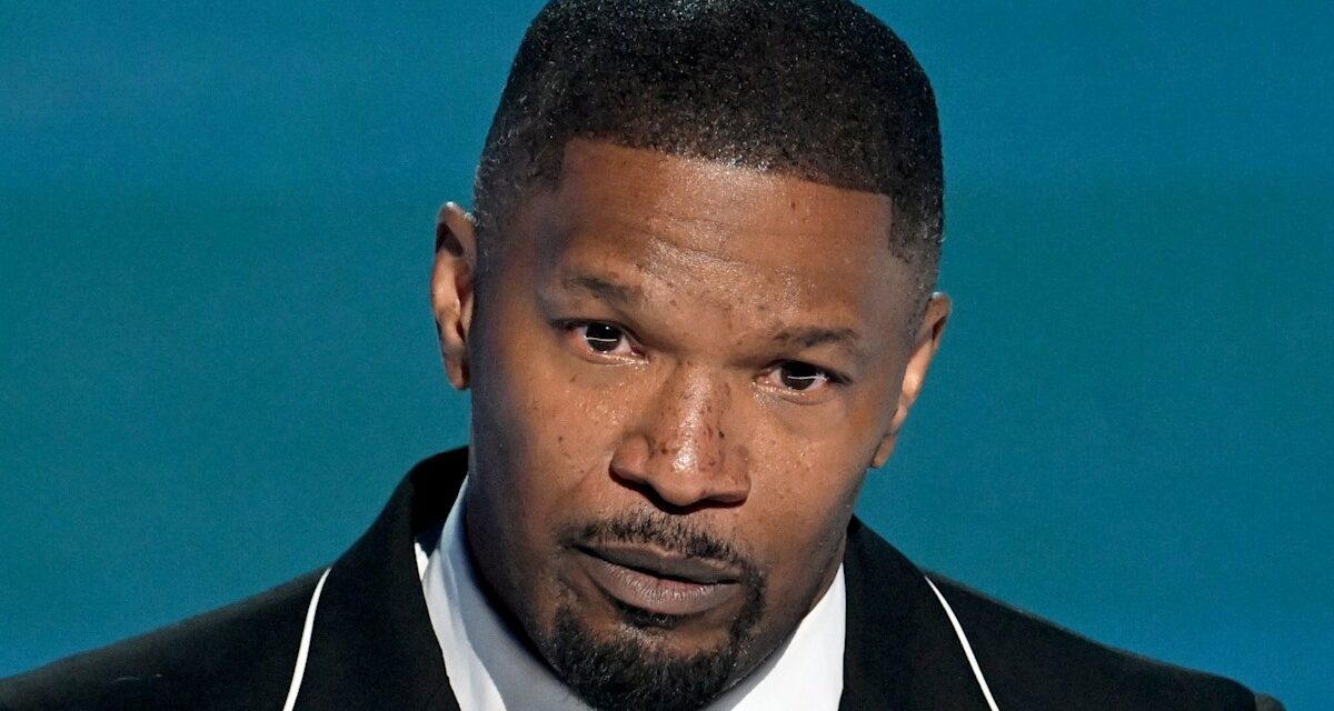 Jamie Foxx réagit à la controverse sur le BAFTA du militant de Tourette, John Davidson, avec une déclaration audacieuse