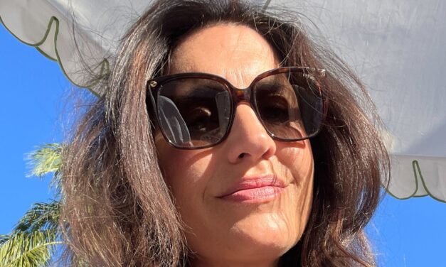 Mes cheveux sont plus épais et plus longs que jamais à 49 ans après avoir cessé de faire cette erreur