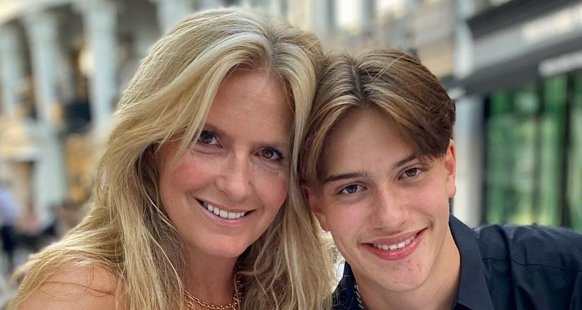 Rod Stewart et le grand fils de Penny Lancaster, 19 ans, subit une transformation de cheveux sur de nouvelles photos