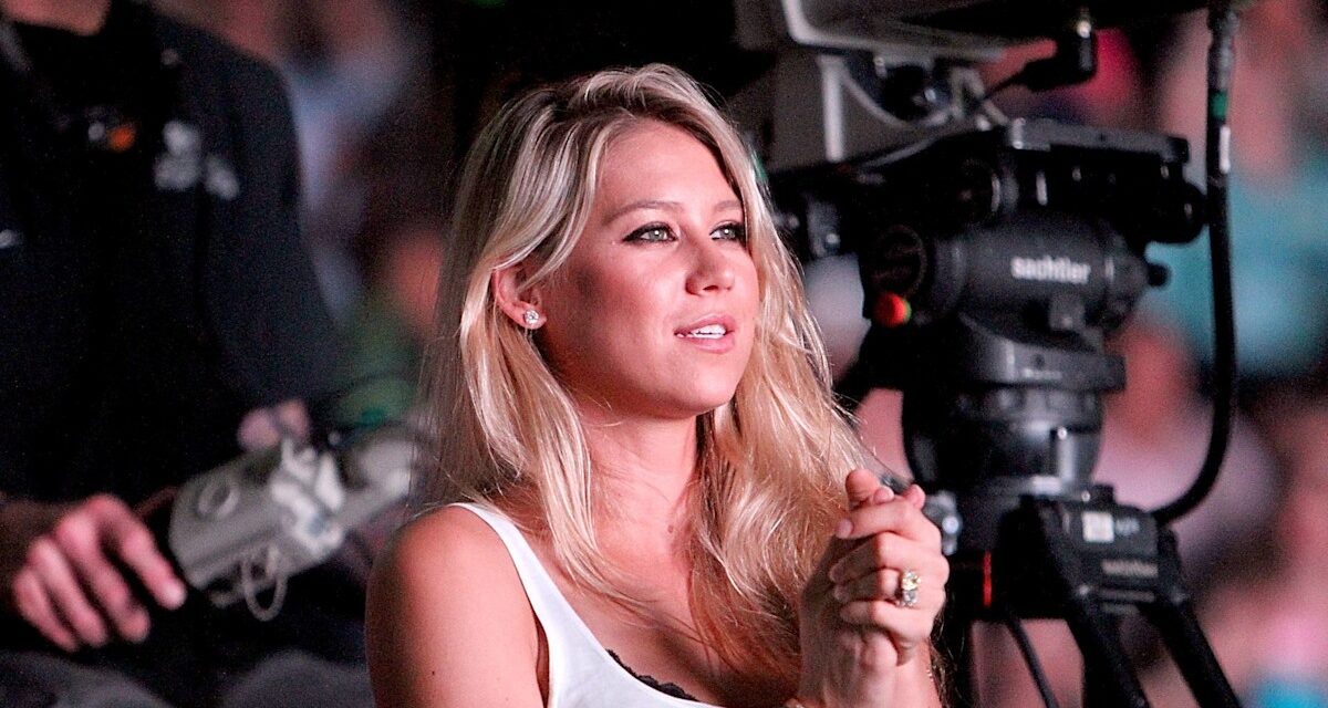 Anna Kournikova fait une apparence super rare alors que les fans continuent d&rsquo;envoyer des vœux