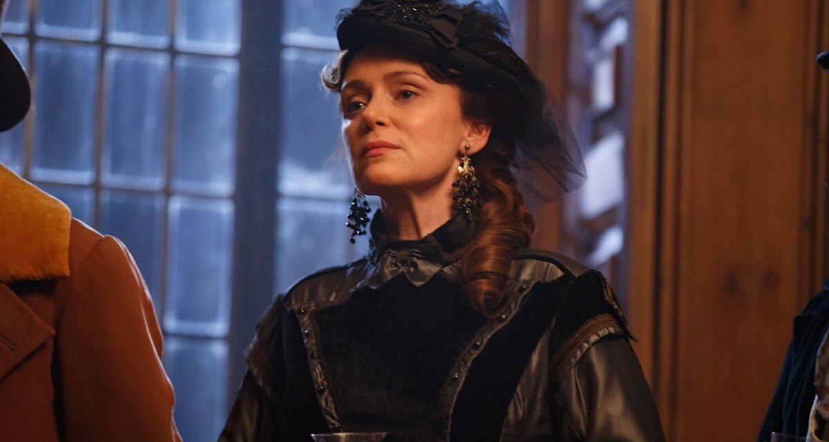 Netflix ajoute «excellent» six parties dignes de binge avec ligne de devoir et Vera Stars