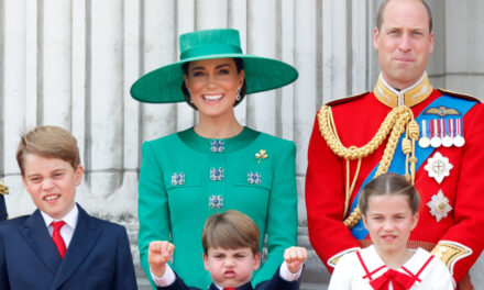 Troping the Color Traditions expliqué – au milieu de la monarchie mince