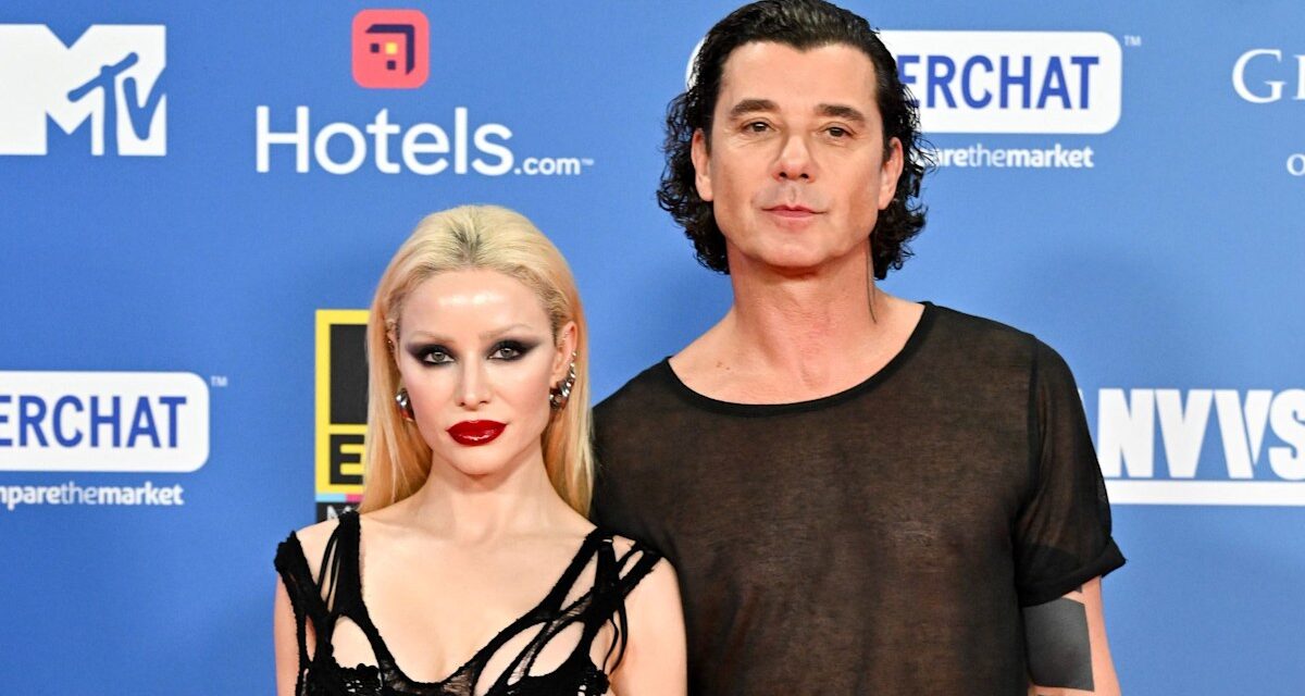 La photo rare de Gavin Rossdale de Girlfriend fait un look des fans deux fois &lsquo;alors qu&rsquo;ils célèbrent le jalon majeur