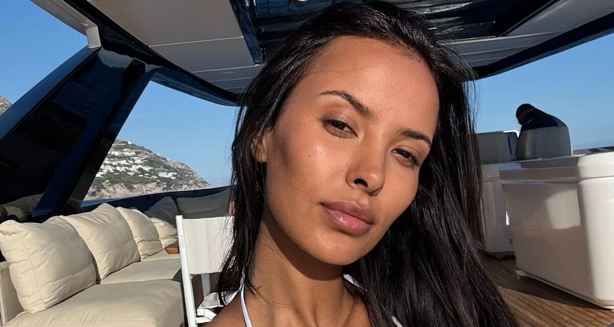 Maya Jama est une déesse réelle dans la robe au crochet blanc plongeant