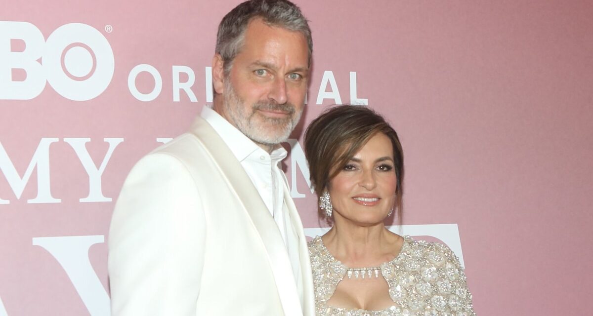 Le fils de Mariska Hargitay, 18 ans, est presque en tête de plus de 6&rsquo;5 papa Peter Hermann lors de la rare sortie familiale