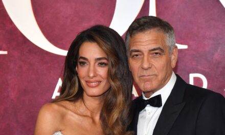 Amal Clooney vole le spectacle en robe éblouissante à la soirée de rendez-vous étoilée avec George