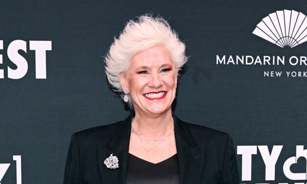 De nouveaux détails tragiques émergent de la mort d&rsquo;Anne Burrell de Food Network à 55 ans dans un rapport de police