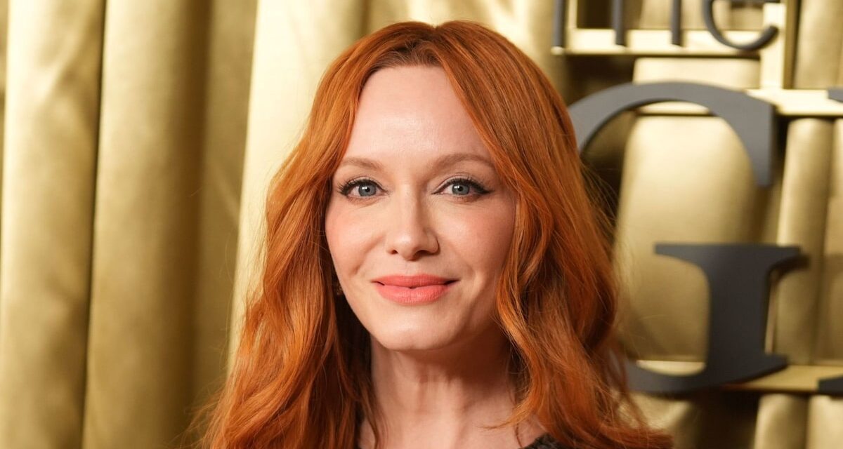 Christina Hendricks Wows dans une robe époustouflante au milieu de l&rsquo;apparence de NYC