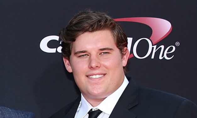 Christopher Schwarzenegger présente une transformation de perte de poids de 30 lb