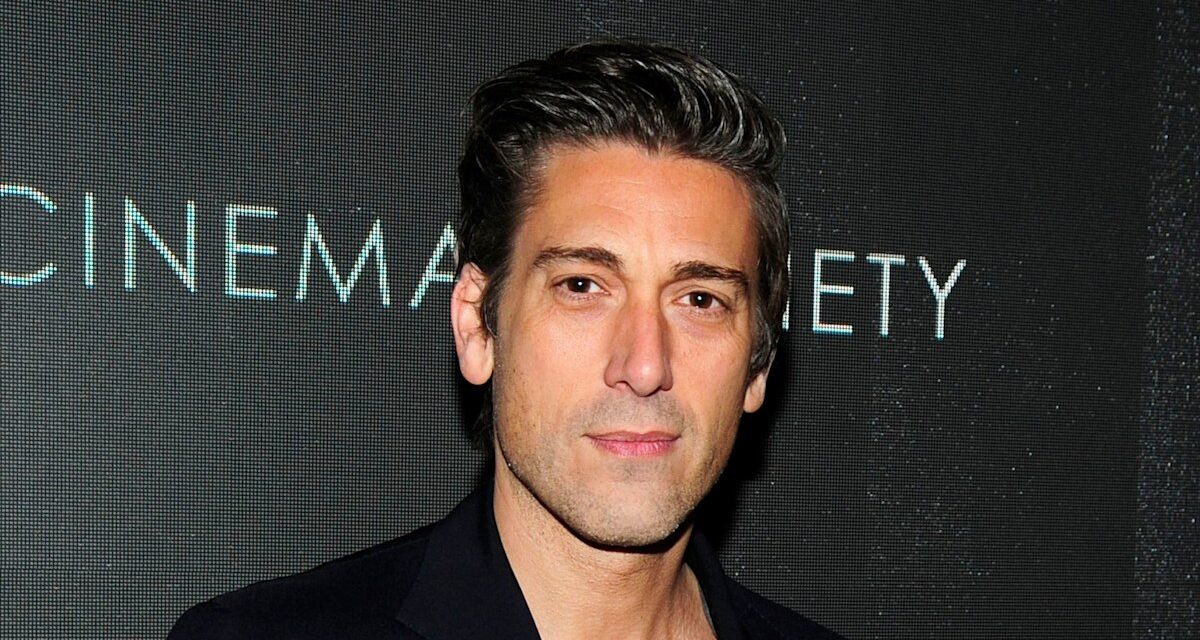 David Muir s&rsquo;occupe d&rsquo;un accident gênant dans l&rsquo;espace de New World News Tonight: « Pouvez-vous imaginer? »