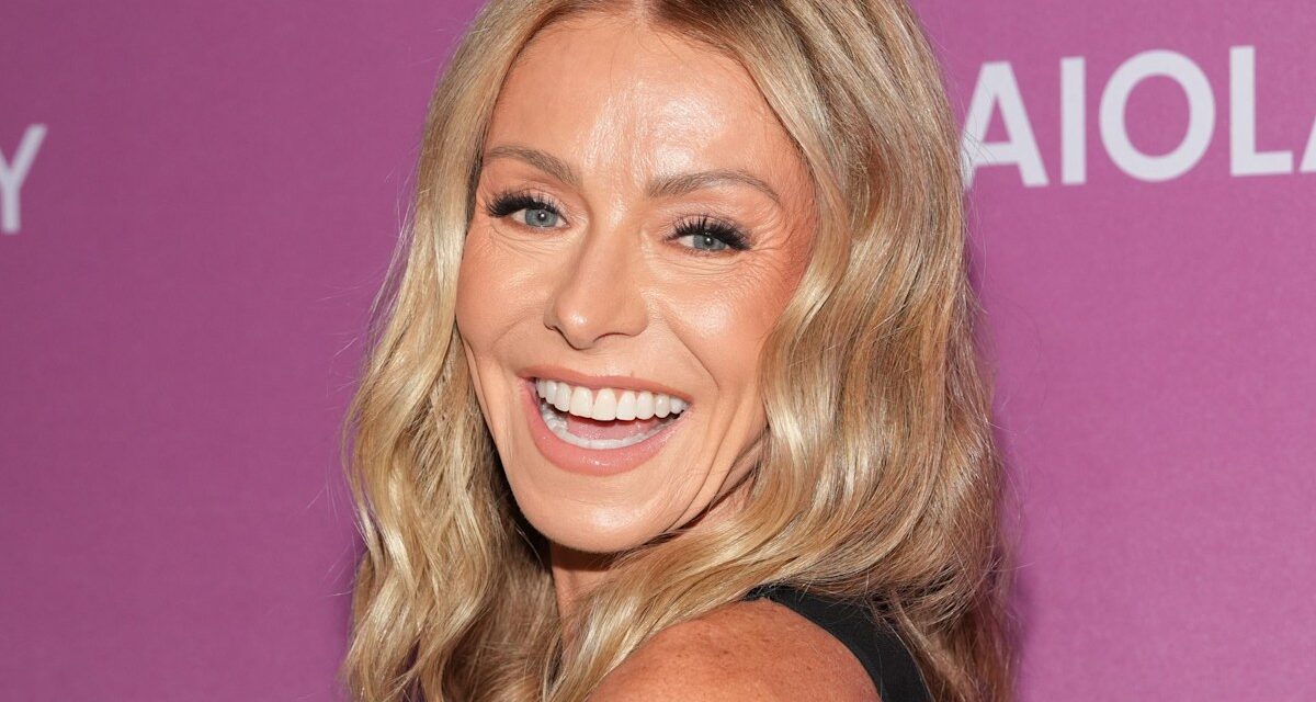 Les fils acteurs imposants de Kelly Ripa volent le spectacle sur une photo de frère nouvellement posté
