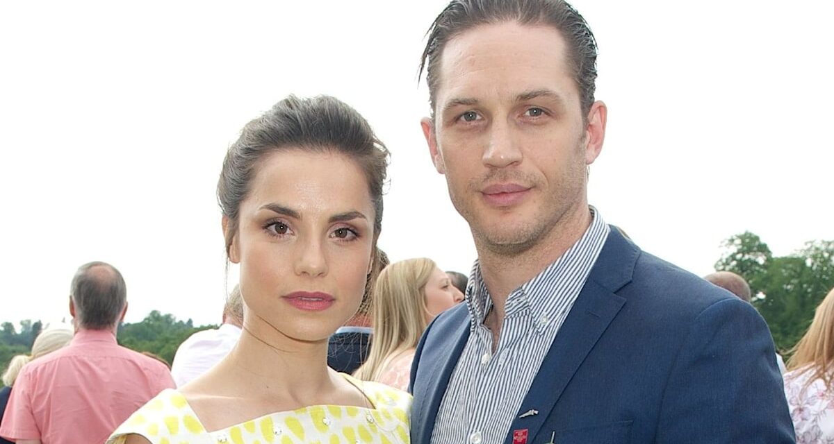 Tom Hardy «profondément affecté» à la maison avec sa femme Charlotte