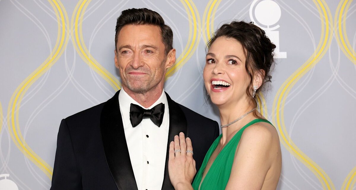 La co-star de Sutton Foster a son mot à dire sur sa romance avec Hugh Jackman