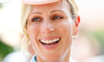 La nouvelle robe florale de Zara Tindall pour Ascot 2025 est si élégante – elle est déjà vendue